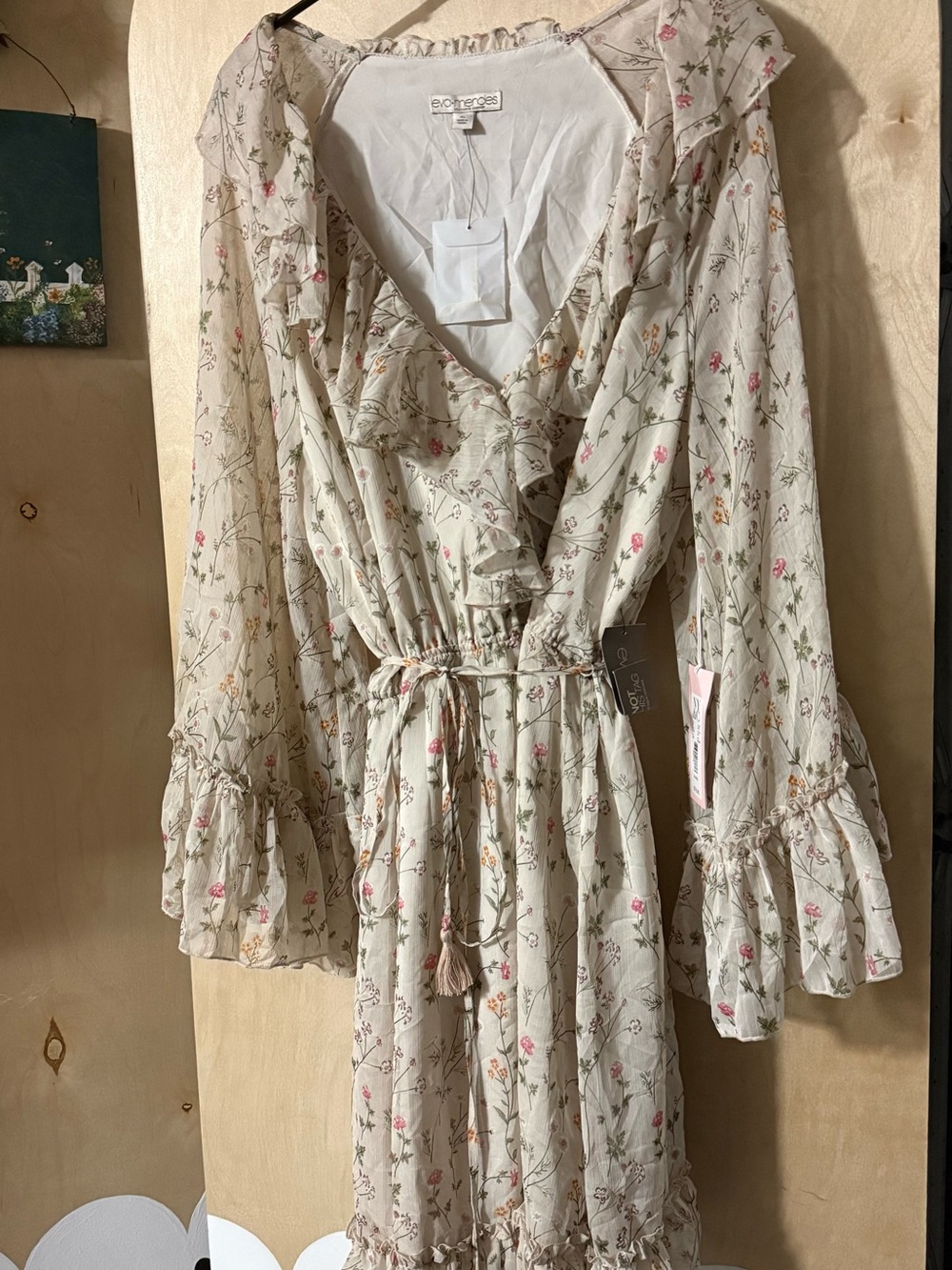 NWT eva mendes for New York & Company Cream Floral Long Sleeve Ruffle Wrap Dress